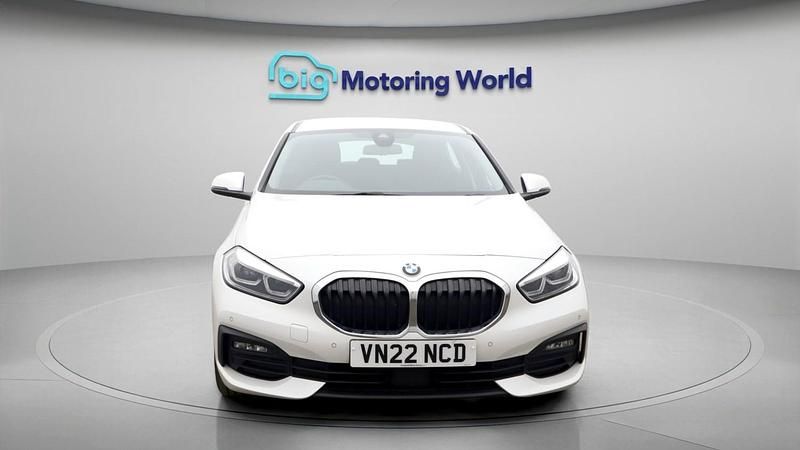 Used BMW 118 134 HP (98 kW) 2022 White Hatchback