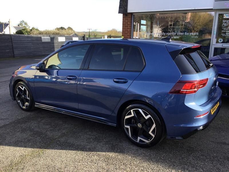Used VW Golf VIII R-line 150 HP (110 kW) 2025 Blue Hatchback