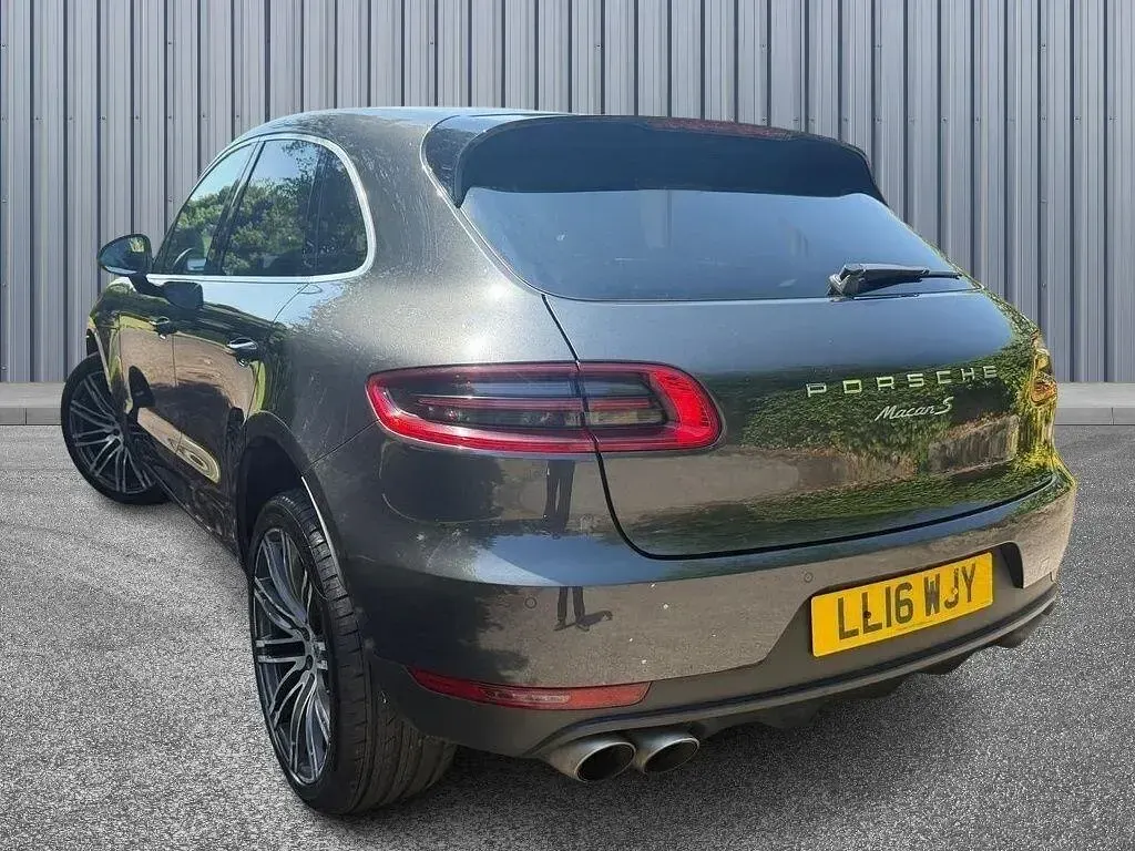 Used Porsche Macan 258 HP (189 kW) 2016 Grey SUV