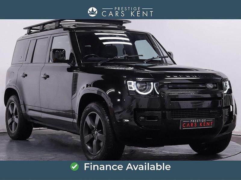 Used Land Rover Defender SE Dynamic 300 HP (220 kW) 2021 Black Estate