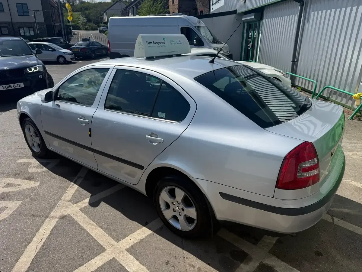 Used Skoda Octavia Ambiente 105 HP (77 kW) 2009 Silver Hatchback