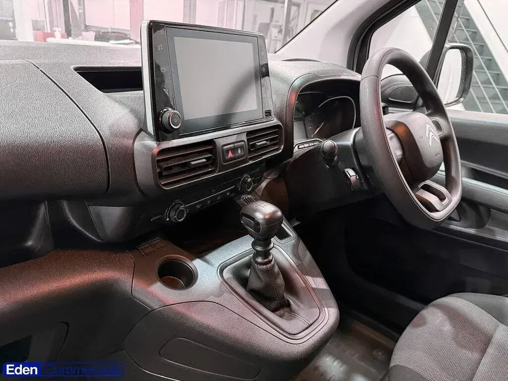 Used Citroën Berlingo 100 HP (73 kW) 2023 White MPV