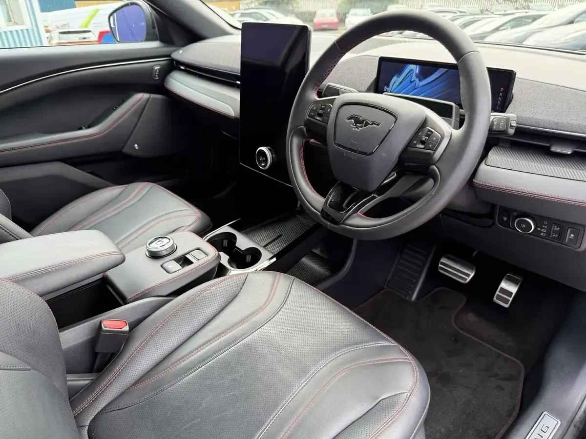 Used Ford Mustang Mach-E Extended Range 258 kW (351 HP) 2023 Black SUV