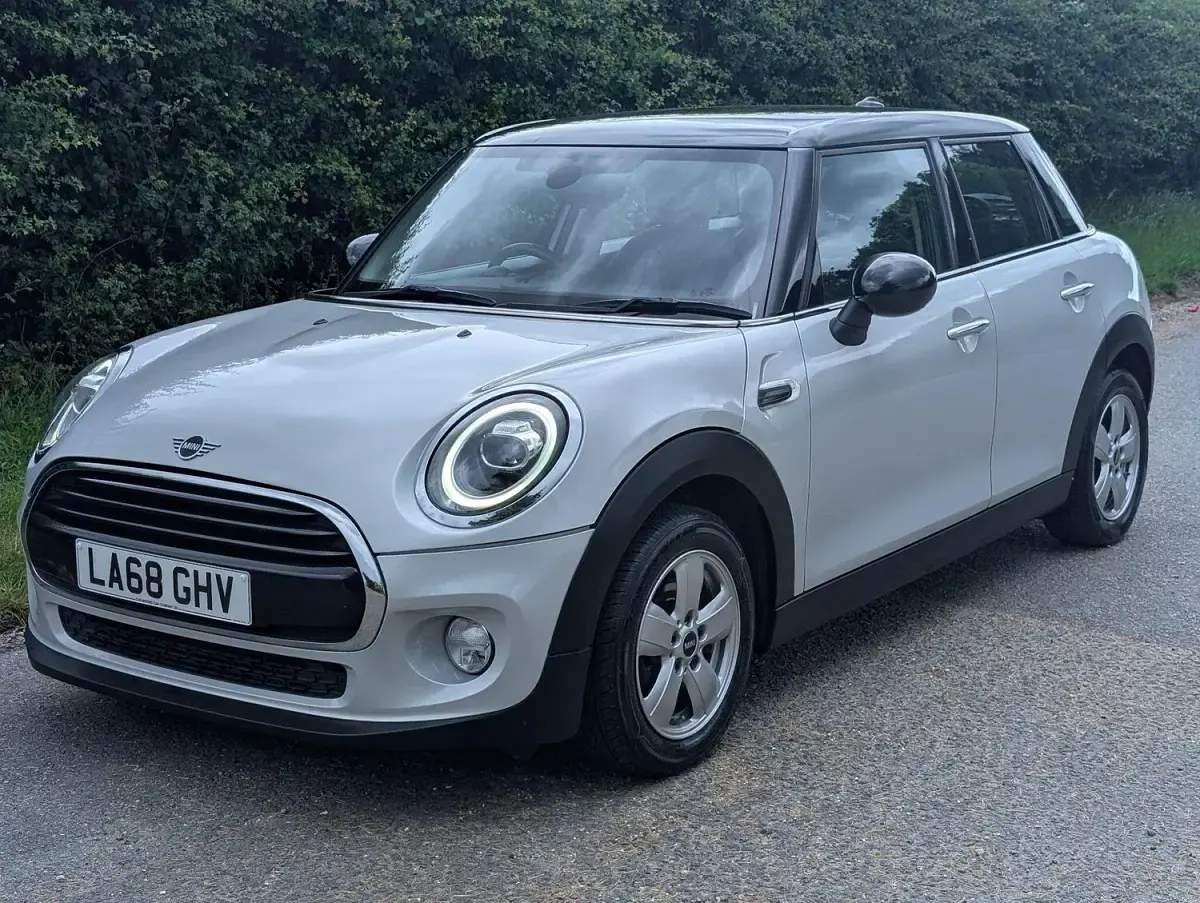 Used Mini Cooper Classic 2018 Silver Hatchback