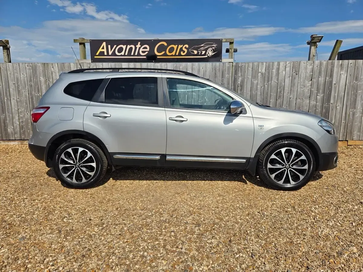 Used Nissan Qashqai 360º 130 HP (95 kW) 2013 Silver SUV
