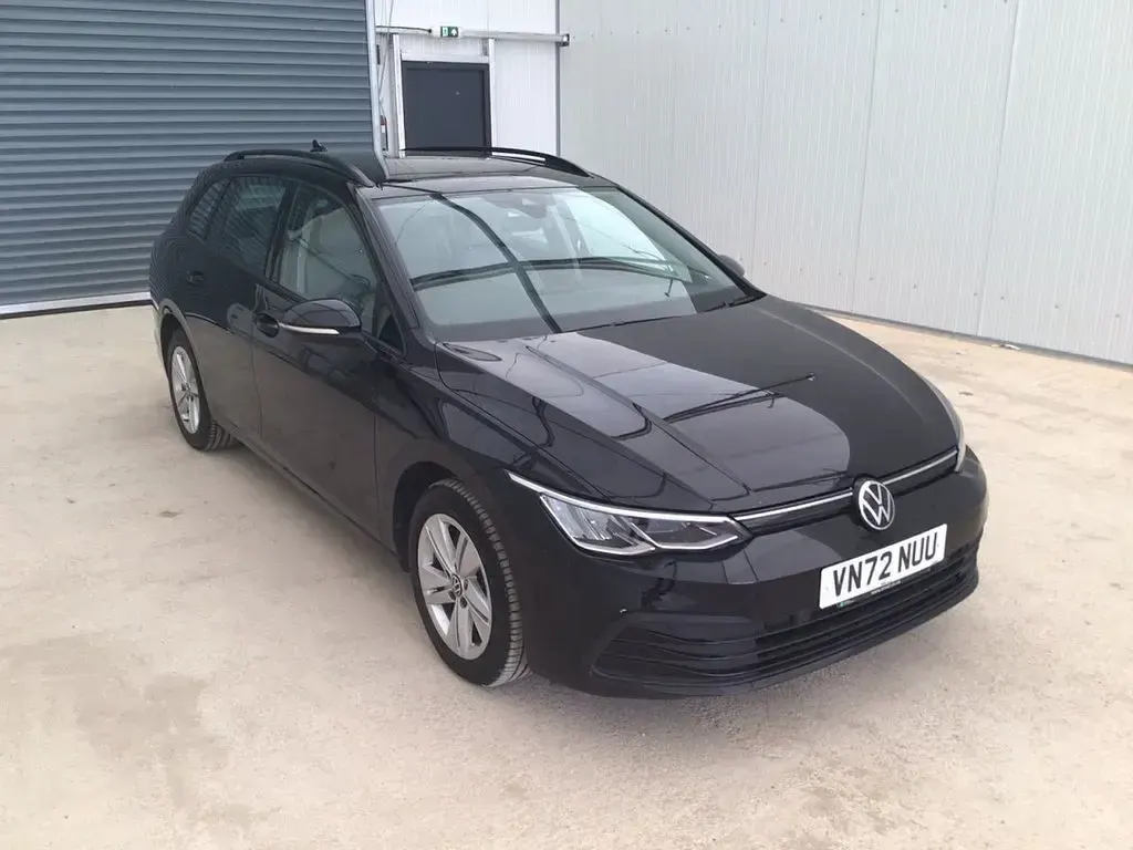 Used VW Golf VIII Life 150 HP (110 kW) 2022 Black Estate