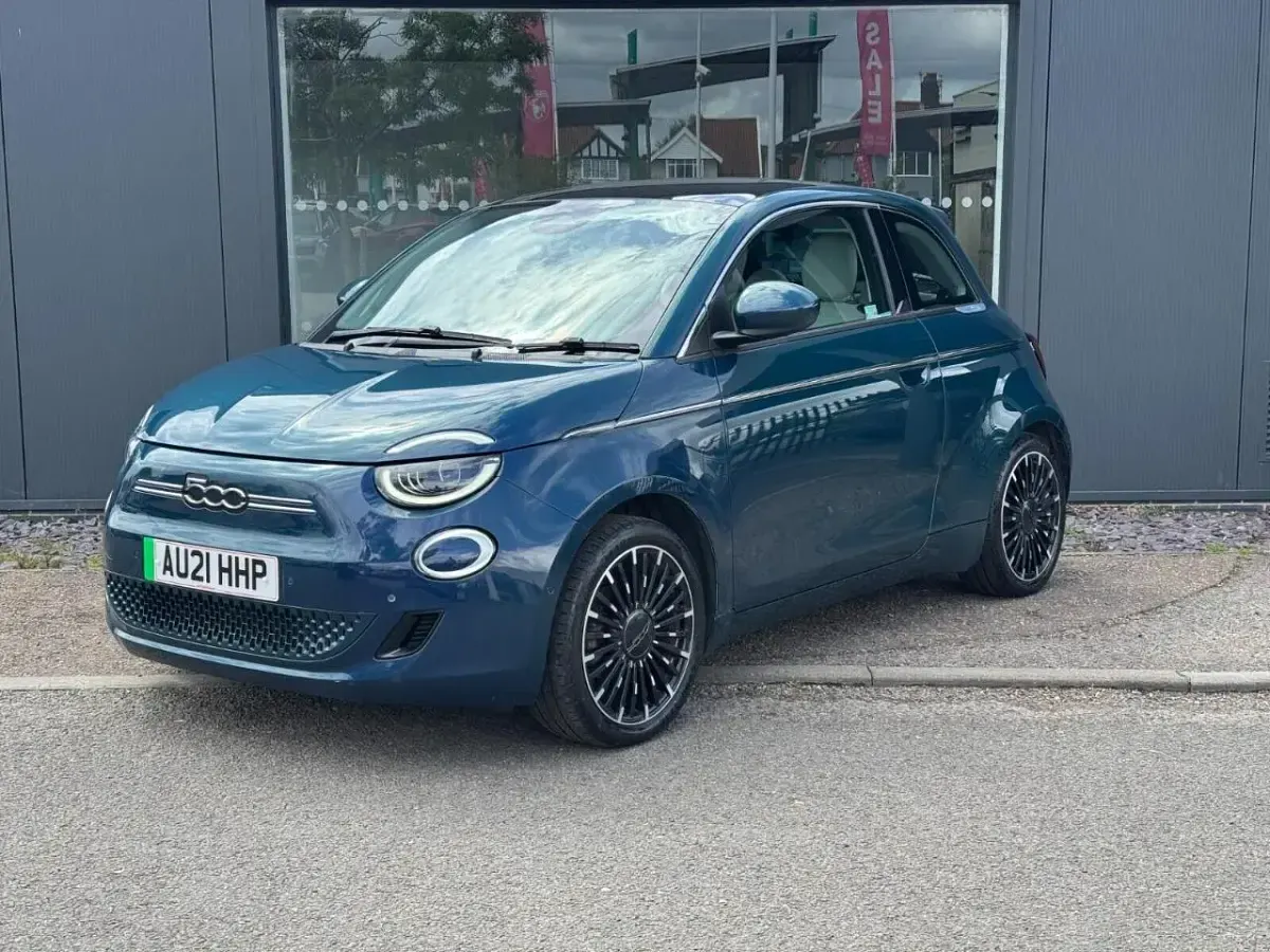Used Fiat 500e La Prima 85 kW (116 HP) 2021 Green Hatchback