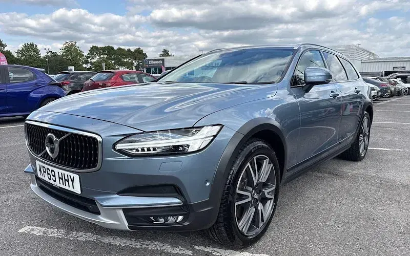 Used Volvo V90 CC Plus 235 HP (172 kW) 2019 Blue Estate