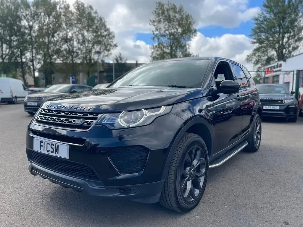 Used Land Rover Discovery 5 Landmark 180 HP (132 kW) 2019 Black SUV
