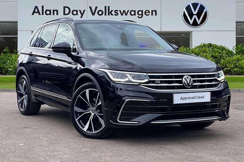 Black Used 2023 VW Tiguan R-line SUV | £27,333 (Fair price) - Image 1/4