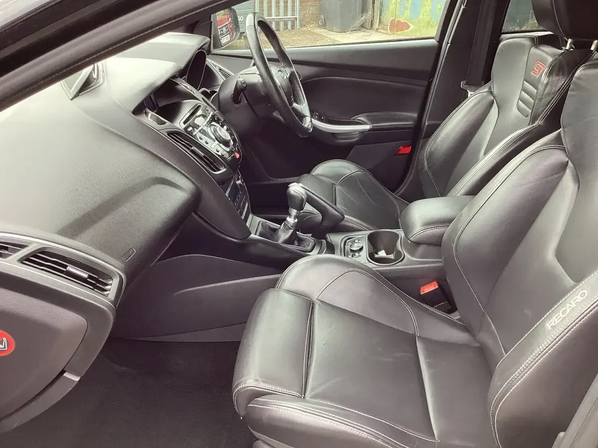Used Ford Focus ST 246 HP (180 kW) 2012 Black Estate