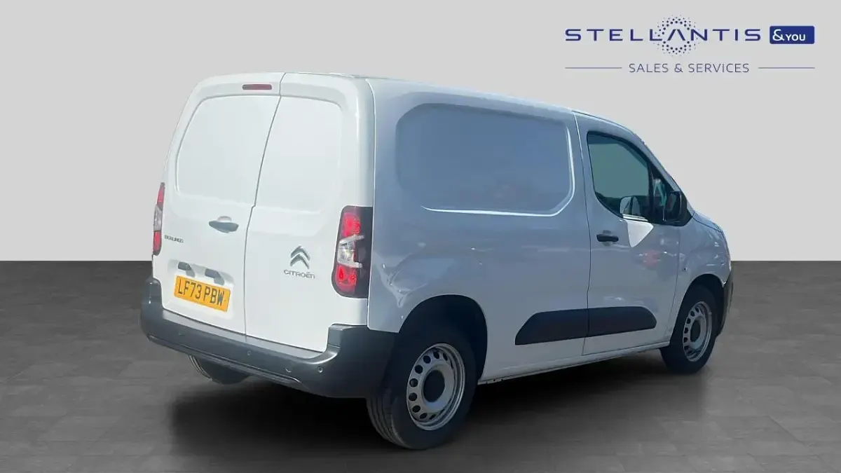 Used Citroën Berlingo 99 HP (72 kW) 2023 White MPV