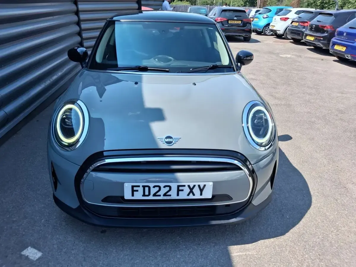 Used Mini Cooper Classic 134 HP (98 kW) 2022 Grey Hatchback
