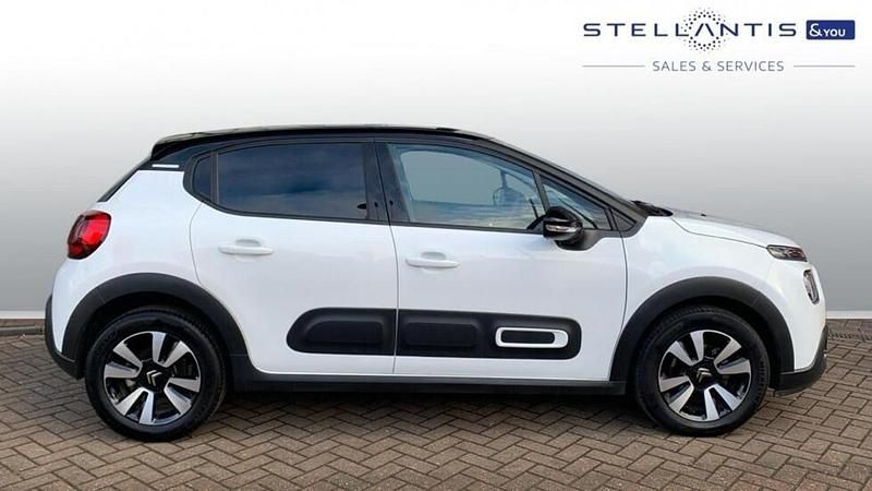 Used Citroën C3 PureTech 108 HP (79 kW) 2024 White Hatchback