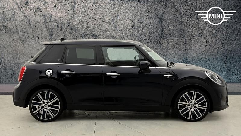 Used Mini Cooper S Exclusive 176 HP (129 kW) 2023 Black Hatchback