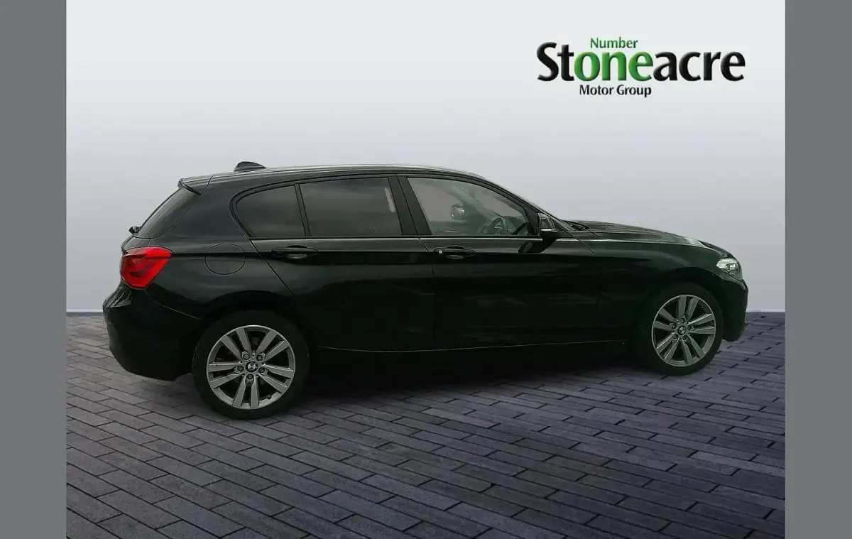Used BMW 116 Sport Line 113 HP (83 kW) 2019 Black Hatchback