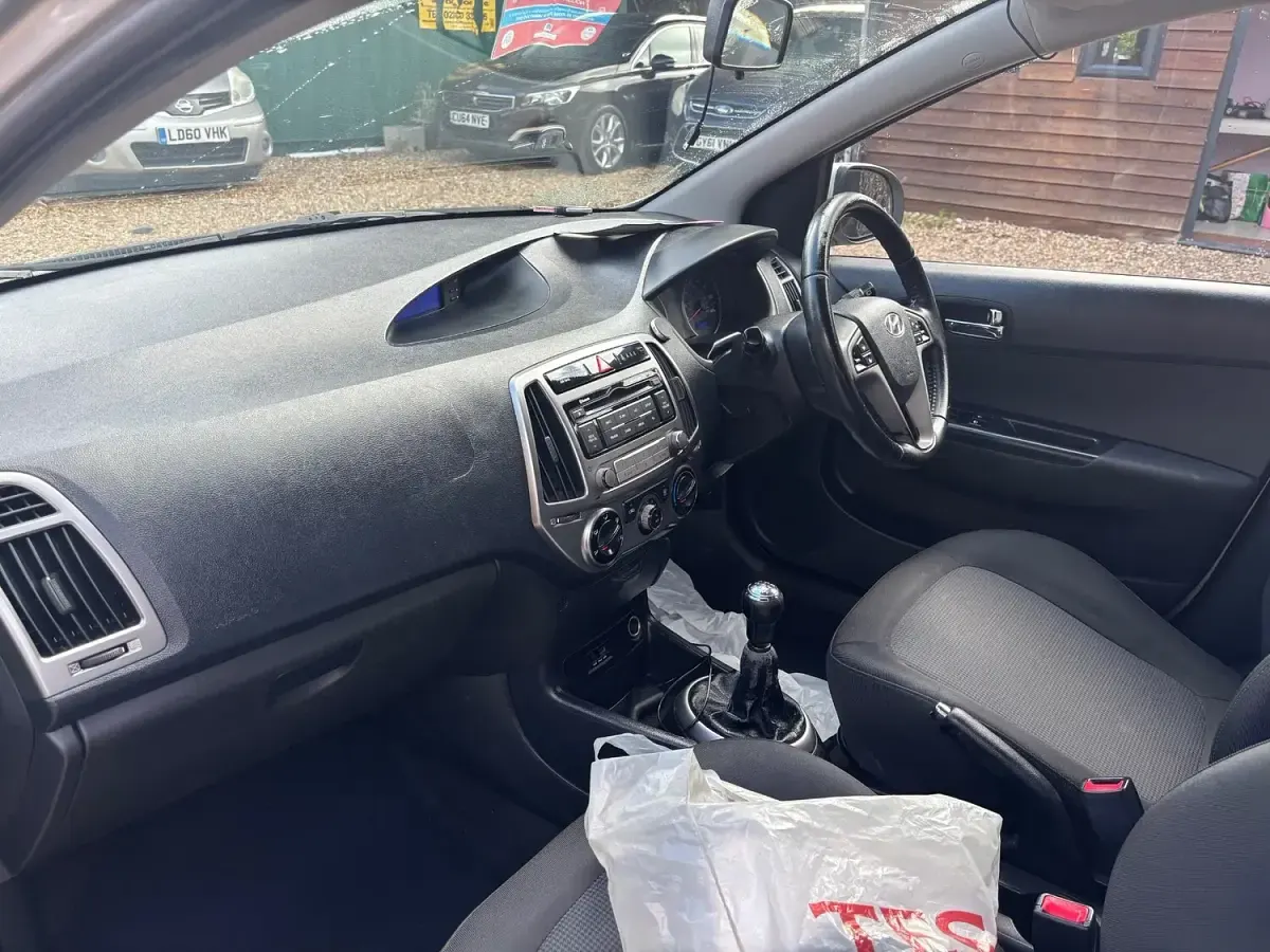 Used Hyundai i20 Active 2013 Silver Hatchback