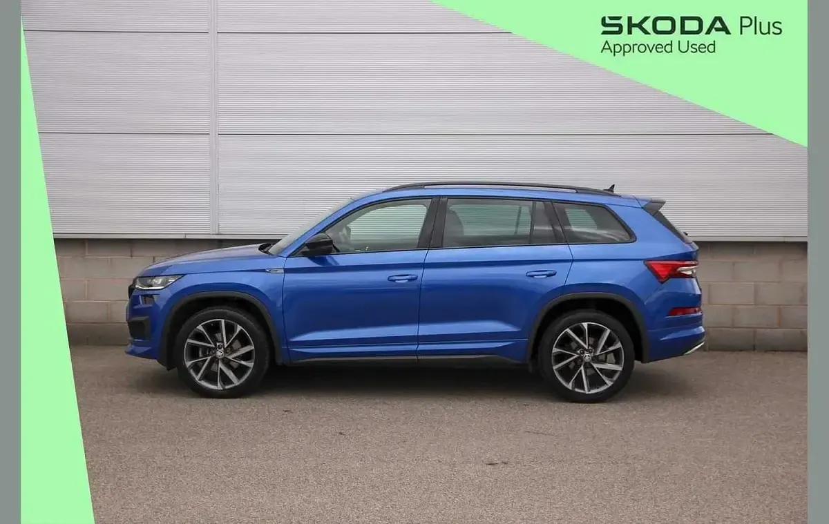 Used Skoda Kodiaq SportLine 150 HP (110 kW) 2022 Race blue metallic SUV