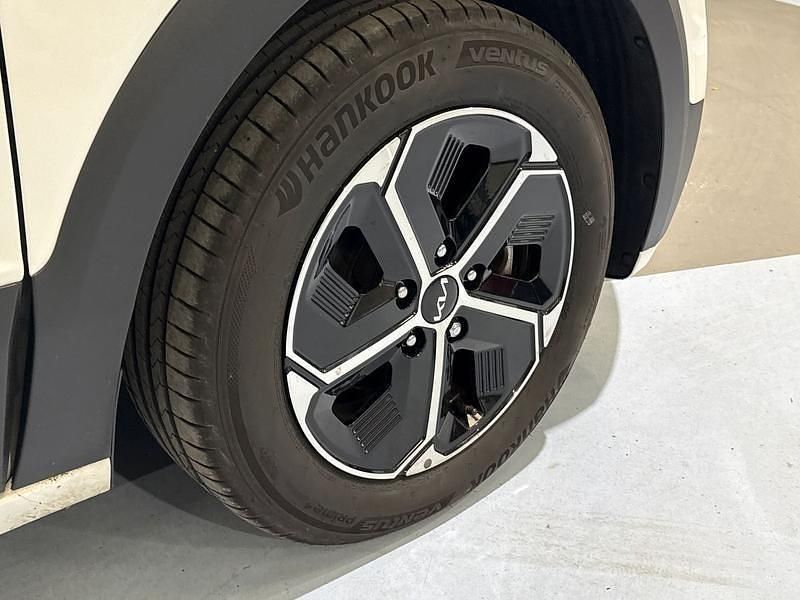 Used Kia Niro 139 HP (102 kW) 2022 White SUV