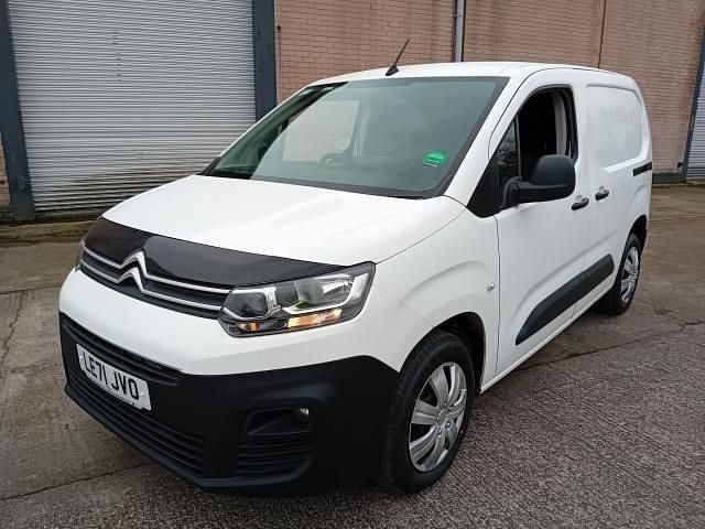 Used Citroën Berlingo 100 HP (73 kW) 2022 White MPV