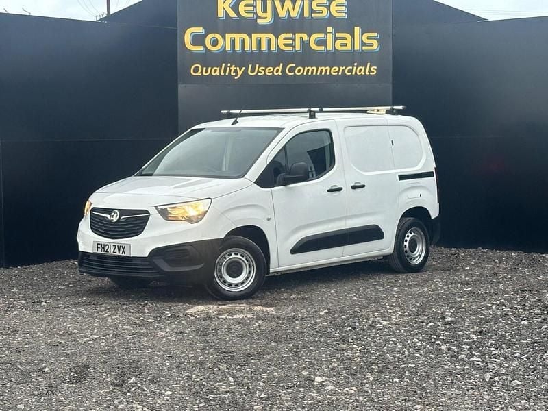 Used Vauxhall Combo Edition 100 HP (73 kW) 2021 White MPV