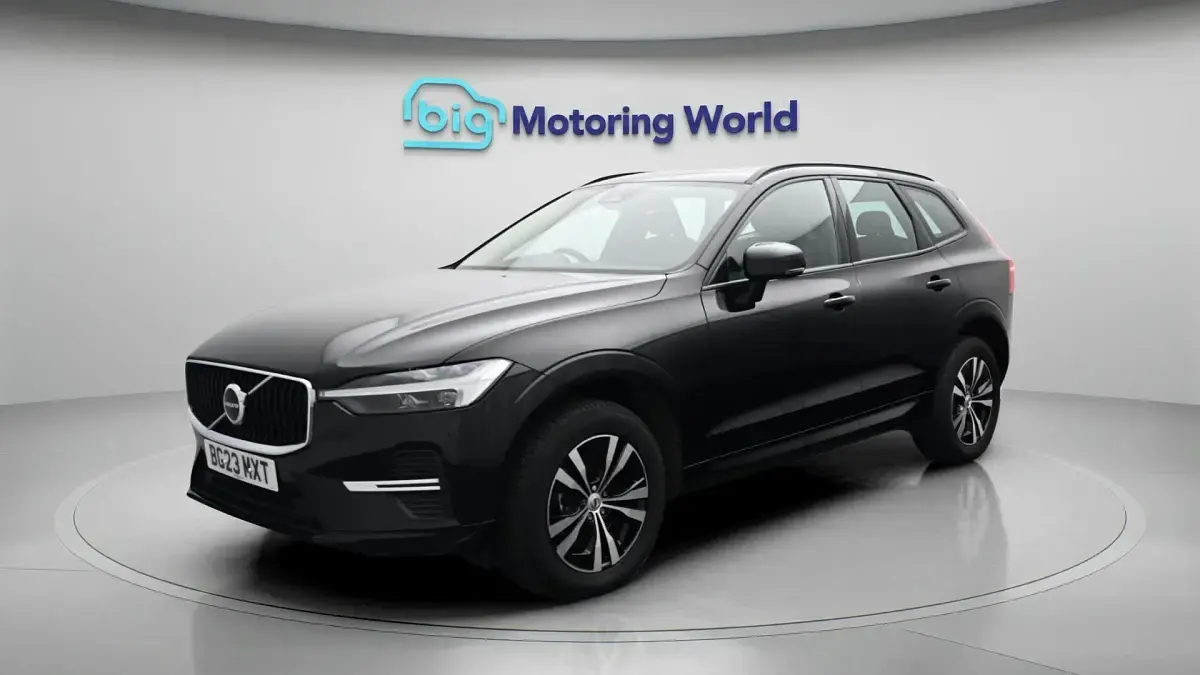 Used Volvo XC60 Core 250 HP (183 kW) 2023 Black SUV