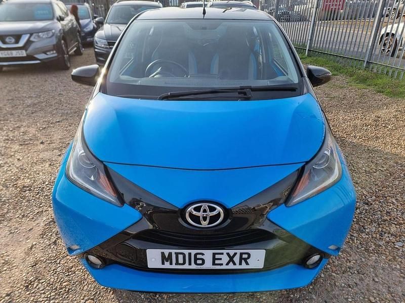 Used Toyota Aygo X-cite 69 HP (50 kW) 2016 Blue Hatchback