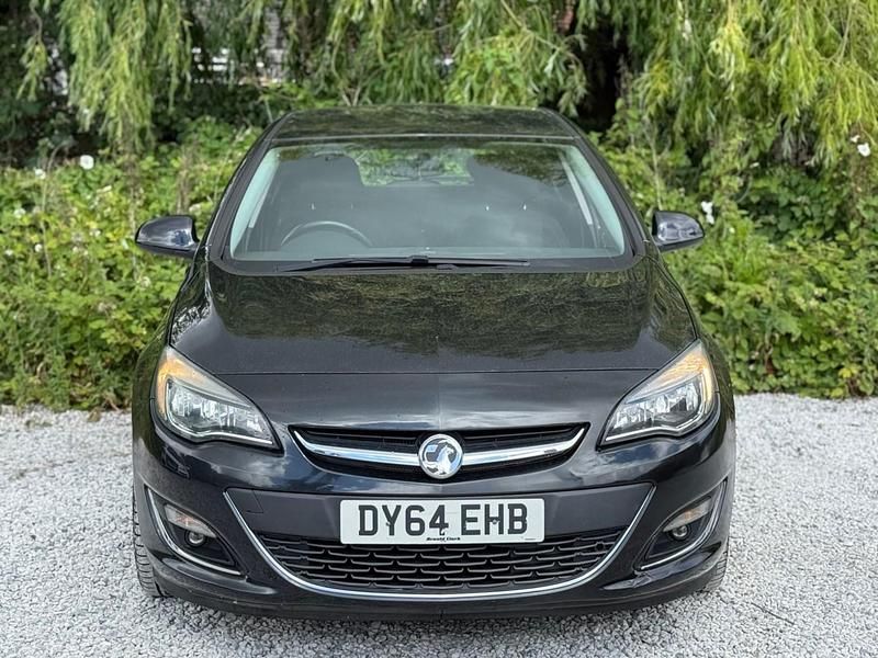 Used Vauxhall Astra SRi 115 HP (84 kW) 2014 Black Hatchback
