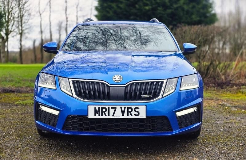 Used Skoda Octavia vRS 184 HP (135 kW) 2017 Blue Estate