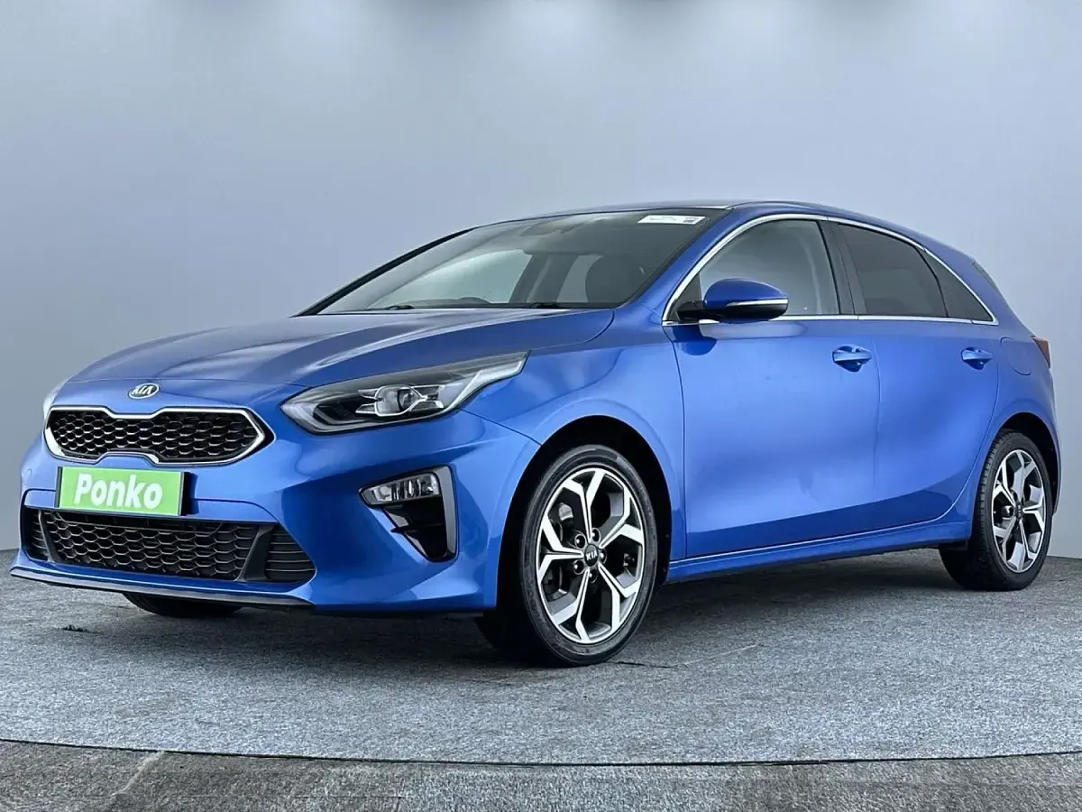 Käytetty Kia Ceed 138 HP (101 kW) 2019 Sininen Viistoperä
