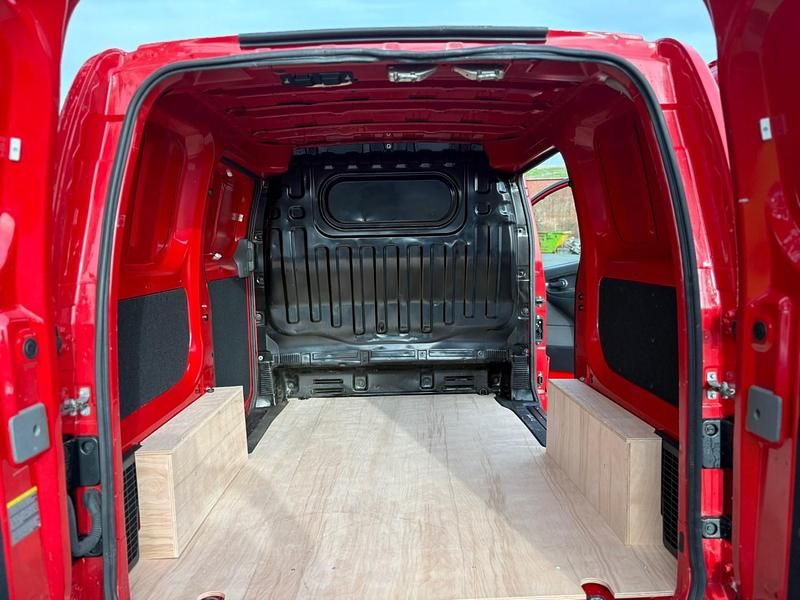 Used Nissan NV200 Acenta 2019 Red MPV