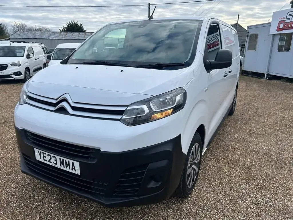 Begagnad Citroën Dispatch 100 HK (73 kW) 2023 Vit Minibuss
