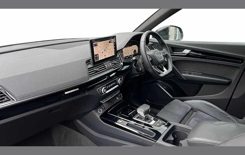 Used Audi Q5 Black Edition 200 HP (147 kW) 2024 Silver SUV