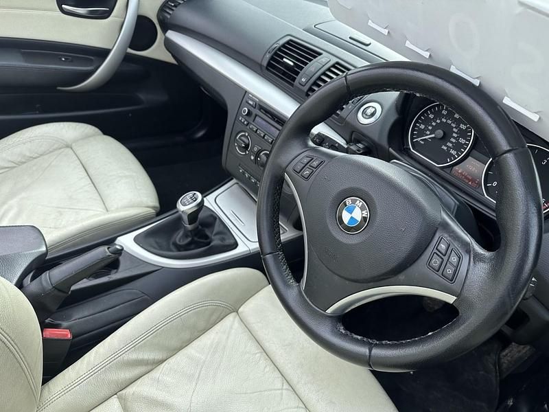 Usado BMW 118 Cabriolet Sport Line 2011 Preto Cabrios