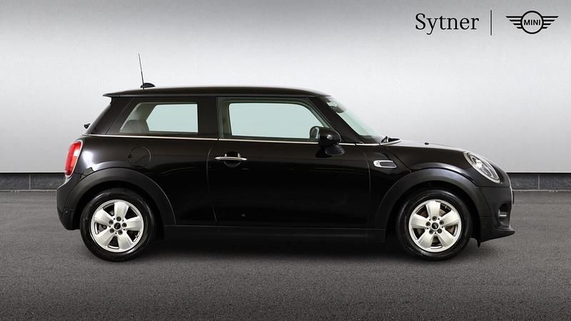 Used Mini Cooper Classic 134 HP (98 kW) 2019 Black Hatchback