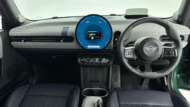 Used Mini Cooper Hatch 154 HP (113 kW) 2024 Green Hatchback