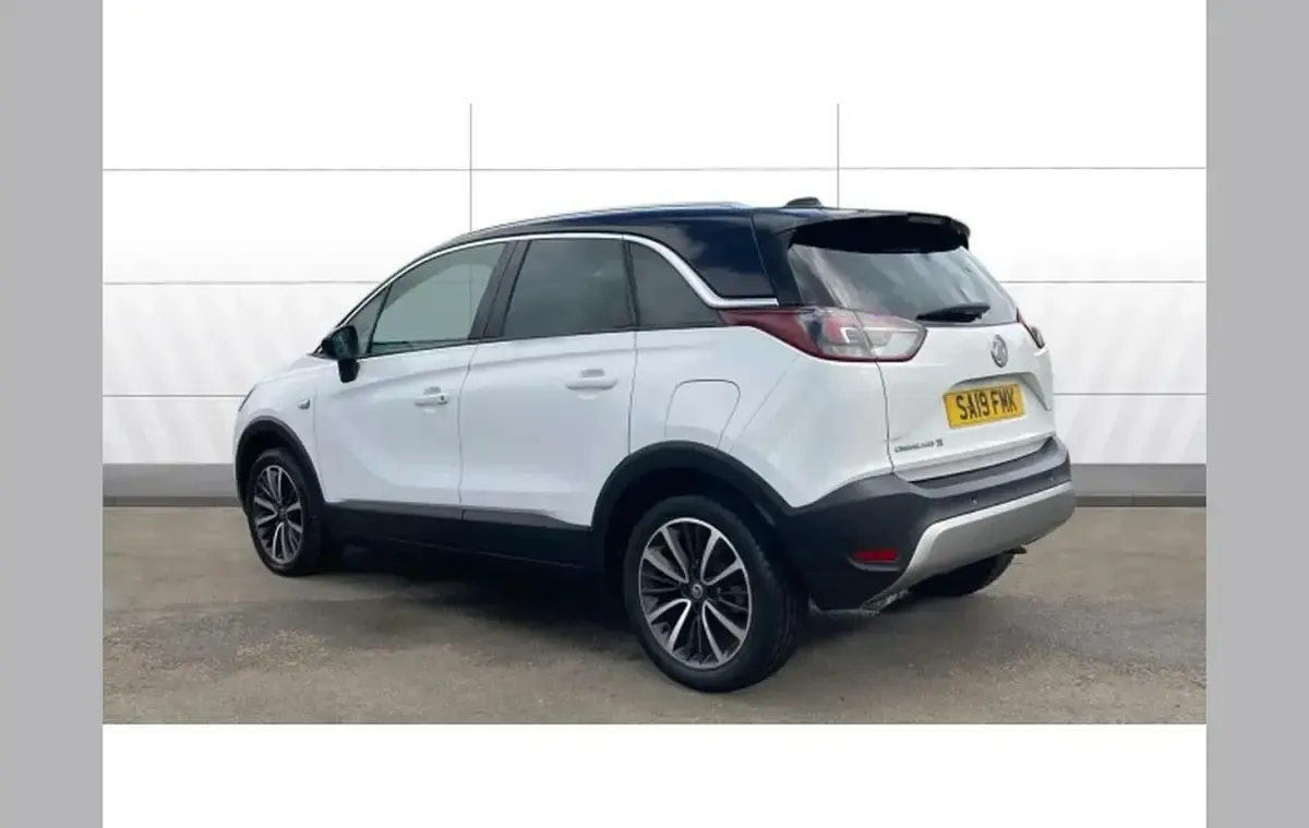 Used Vauxhall Crossland X Elite 130 HP (95 kW) 2019 White SUV