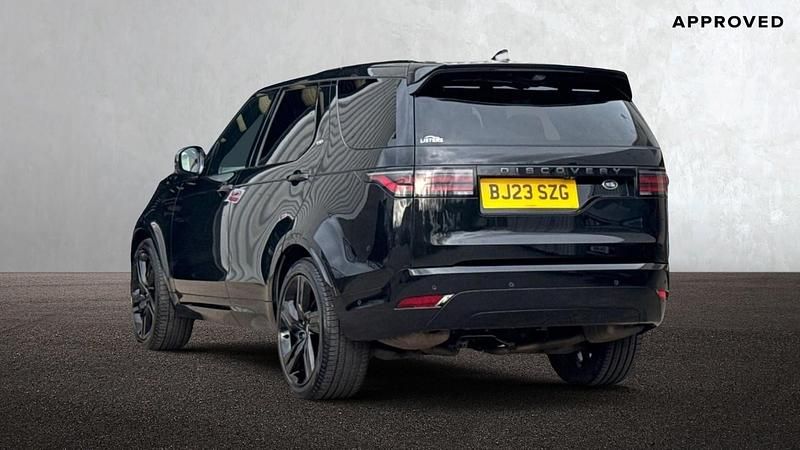 Used Land Rover Discovery 5 HSE Dynamic 2023 Santorini black SUV