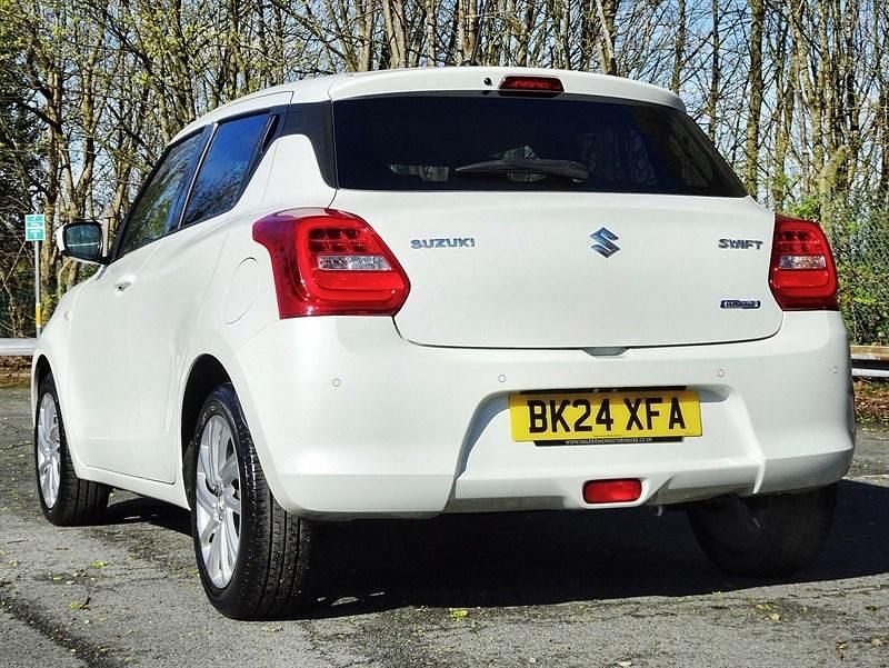 Used Suzuki Swift SZ-T 83 HP (61 kW) 2024 White Hatchback