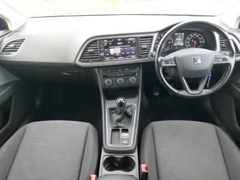 Used Seat Leon SE Dynamic 115 HP (84 kW) 2020 Blue Estate