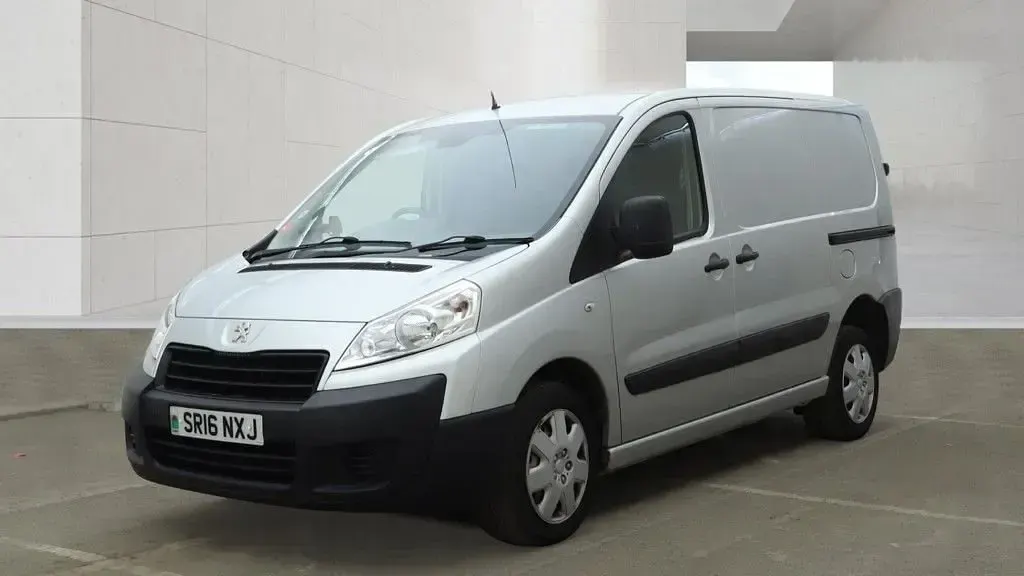 Käytetty Peugeot Expert 90 HP (66 kW) 2016 Hopea Van