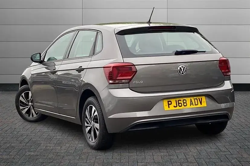 Used VW Polo SE 95 HP (69 kW) 2018 Limestone grey Hatchback