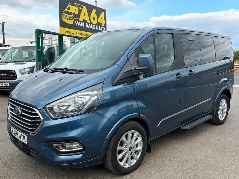 Used Ford Tourneo Custom Titanium 130 HP (95 kW) 2018 Blue Van