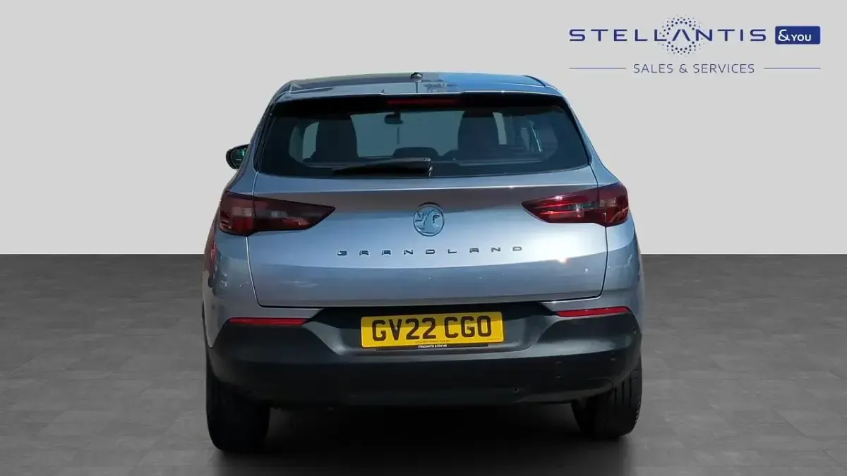 Used Vauxhall Grandland X Design Edition 128 HP (94 kW) 2022 Grey SUV