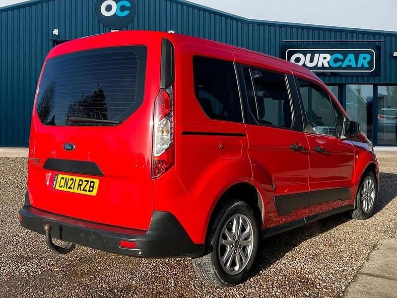 Used Ford Tourneo Zetec 120 HP (88 kW) 2021 Red MPV