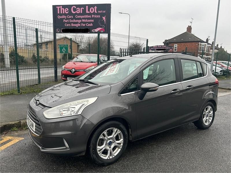 Used Ford B-MAX Zetec 95 HP (69 kW) 2017 Grey MPV