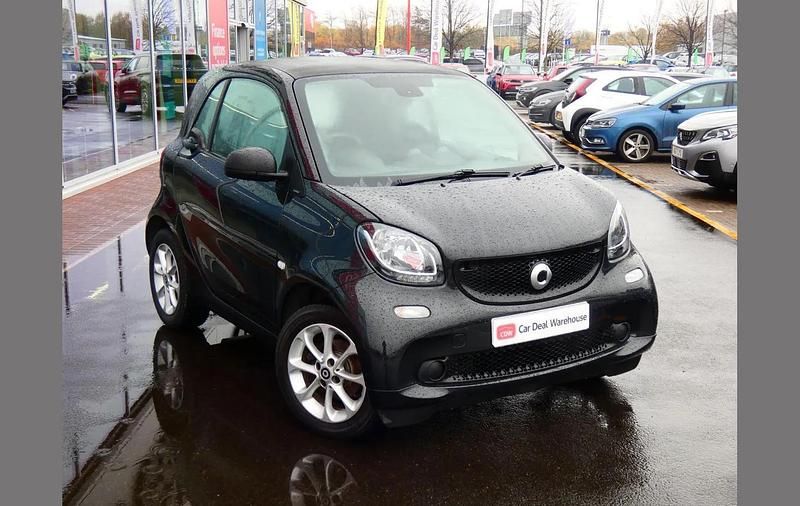 Black Used 2018 Smart ForTwo Coupé Passion Coupe | £6,199 (Good price) - Image 1/4