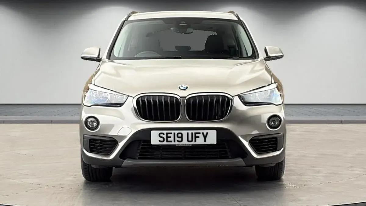 Używany BMW X1 Comfort Edition 192 KM (141 kW) 2019 Srebrny SUV