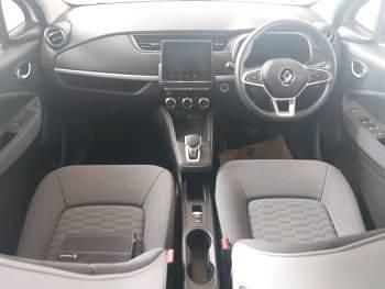 Used Renault Zoe SE 80 kW (110 HP) 2022 White Hatchback