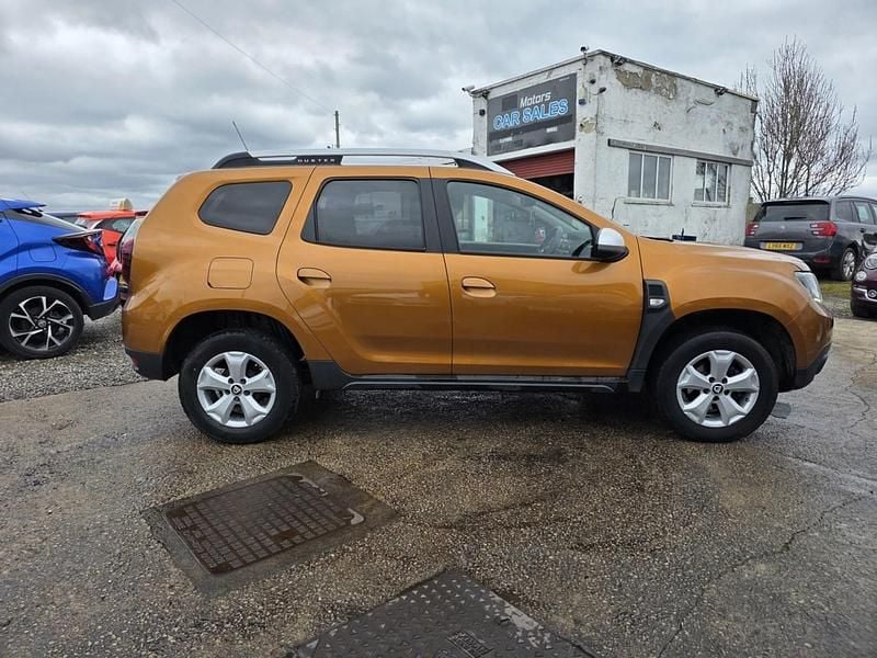 Used Dacia Duster Comfort 114 HP (83 kW) 2018 Orange SUV